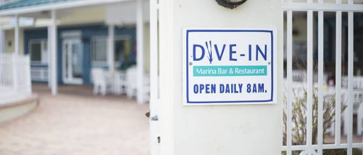 Dive-In Marina Bar & Restaurant