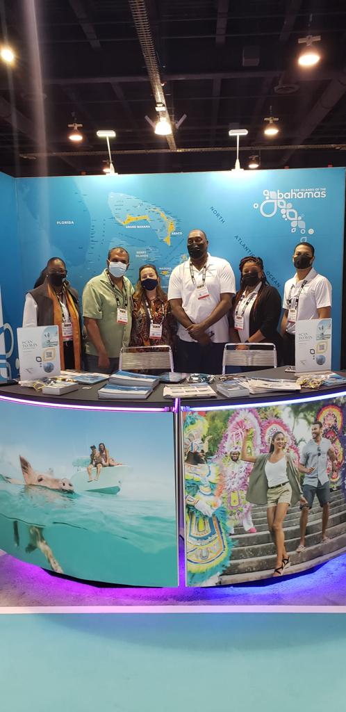 photo bahamas vendors and ambassadors at dema